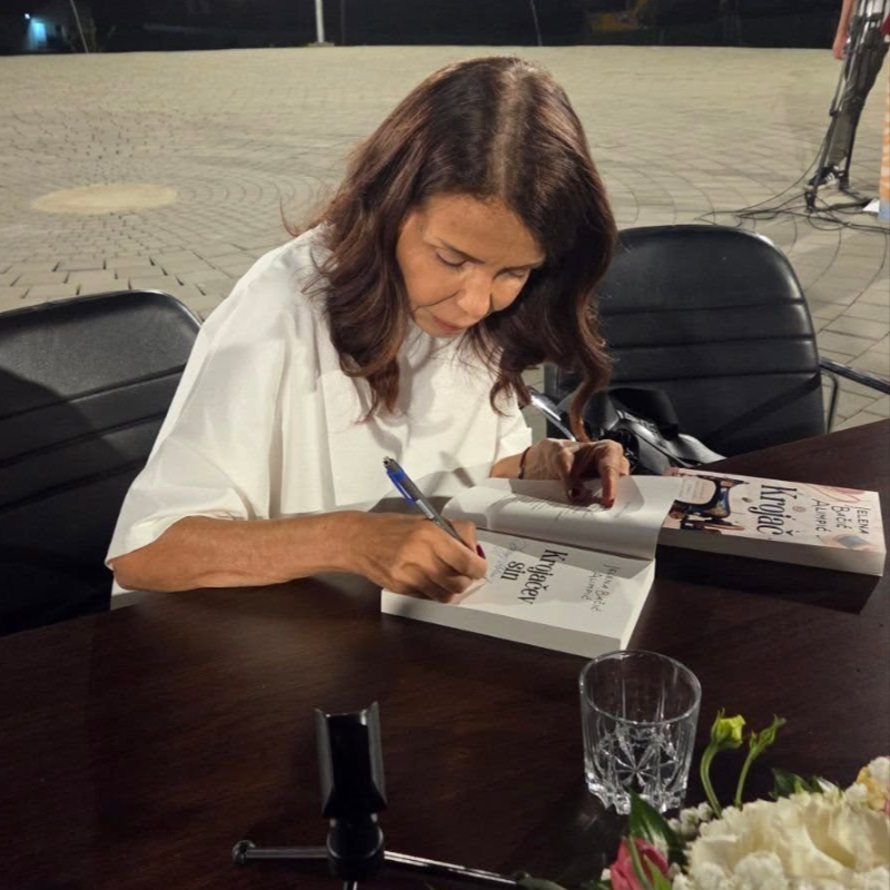 Јелена Бачић Алимпић одушевила публику на књижевној вечери у Лајковцу