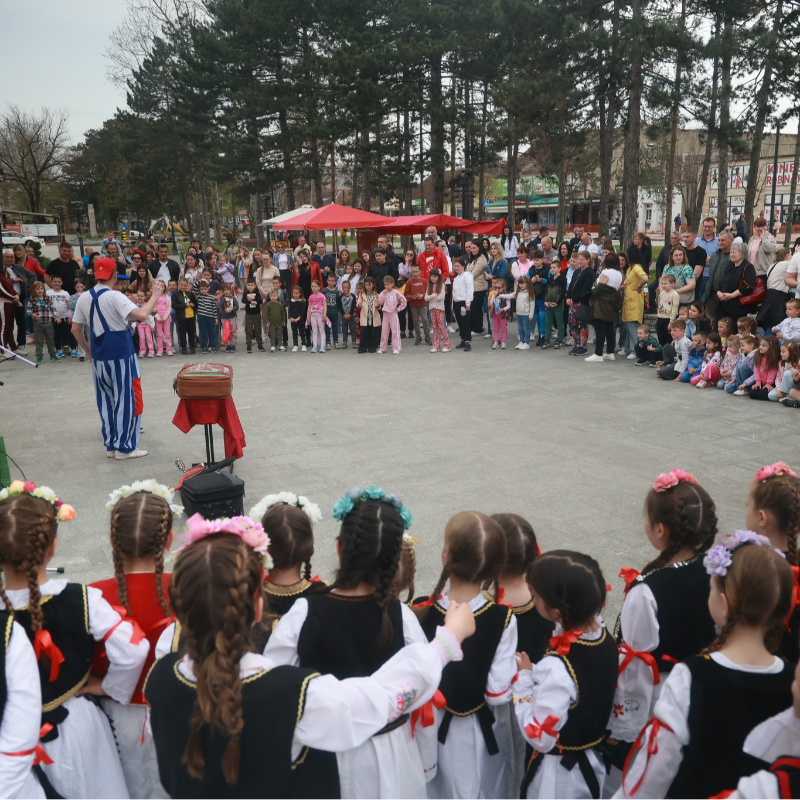 „Vaskršnje radovanje“ okupilo mališane i roditelje u Mionici